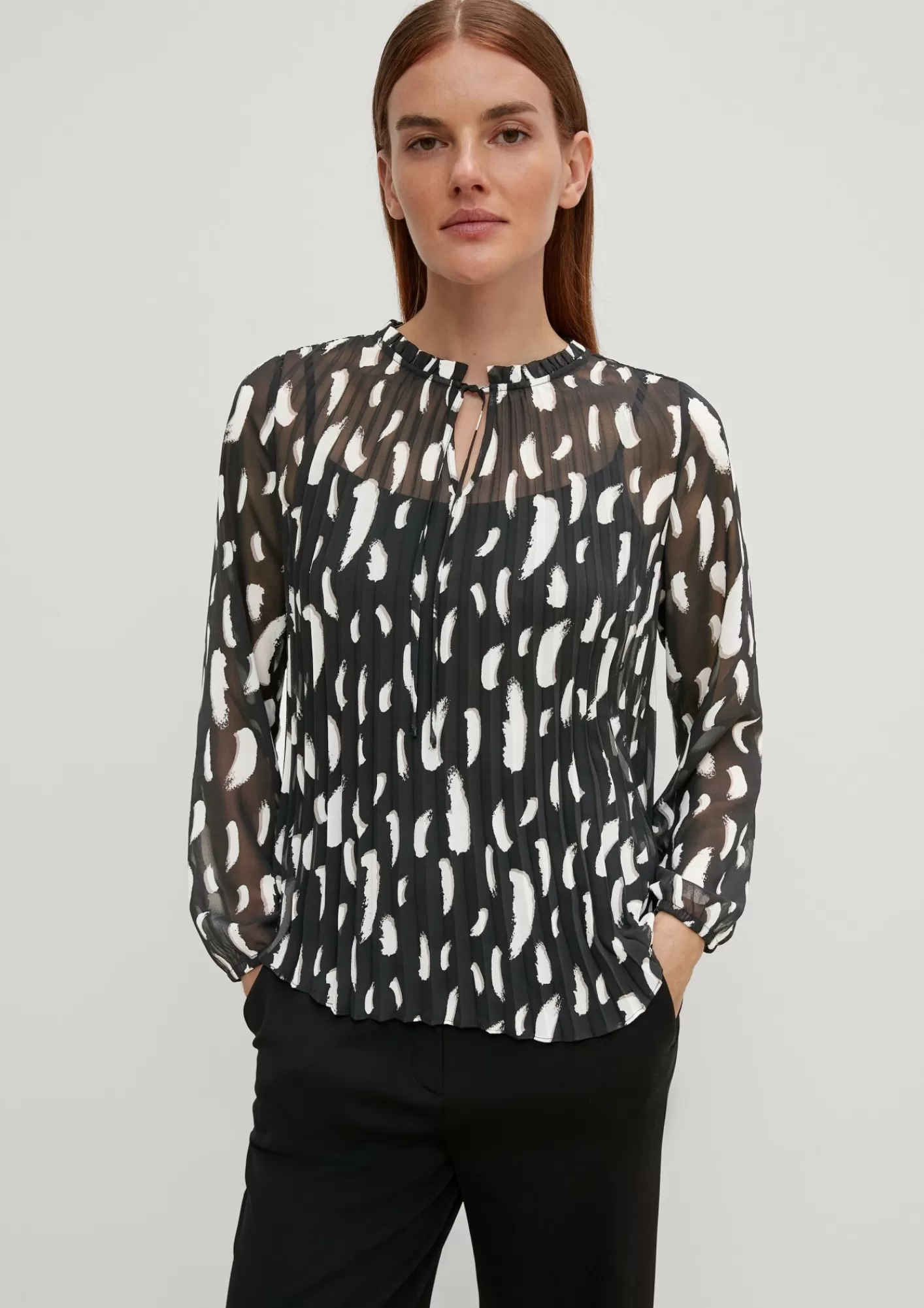 Best Comma Bluse Mit Ruschenkragen