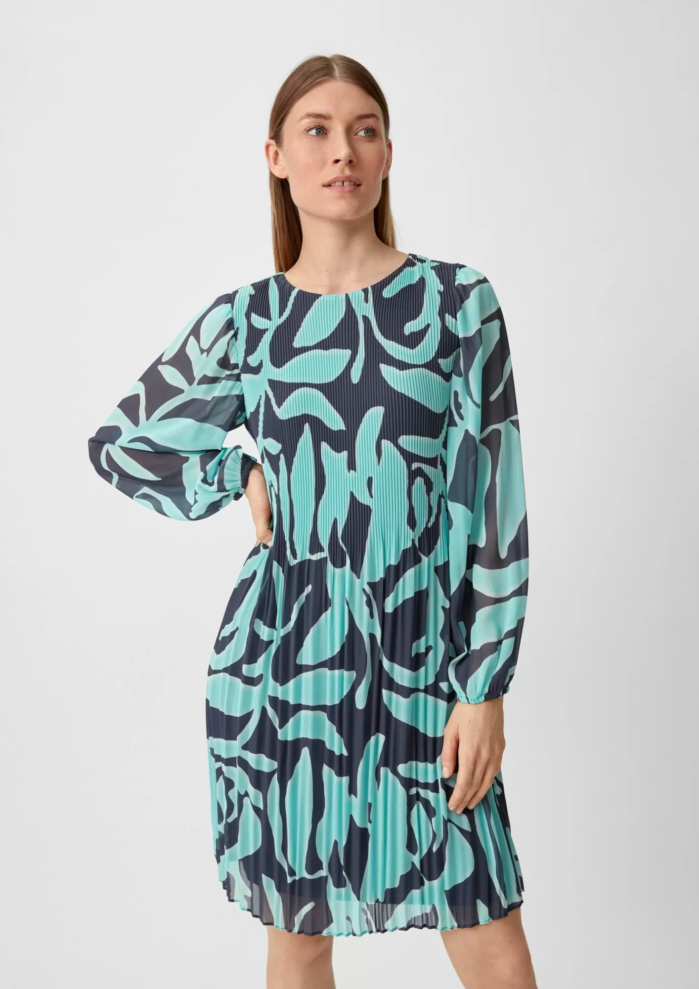 Cheap Comma Chiffonkleid Mit Plisseefalten