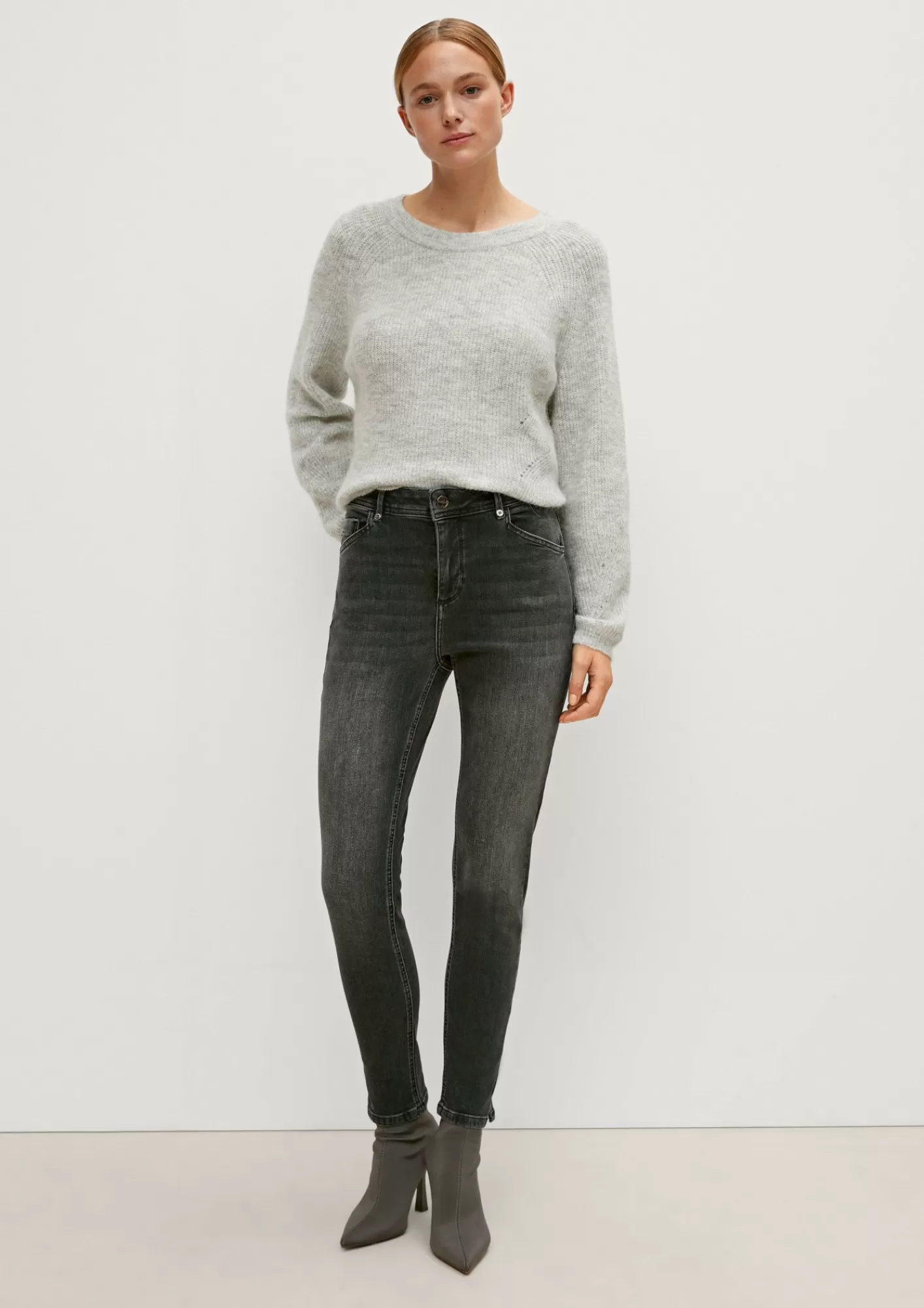 Online Comma Regular: Jeans Mit Paillettendetail
