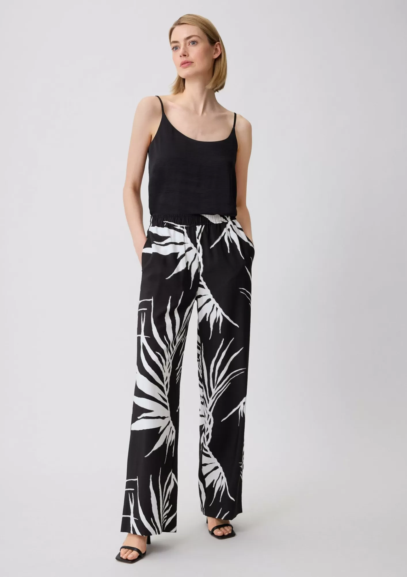Online Comma Relaxed: Hose Mit All-Over-Print
