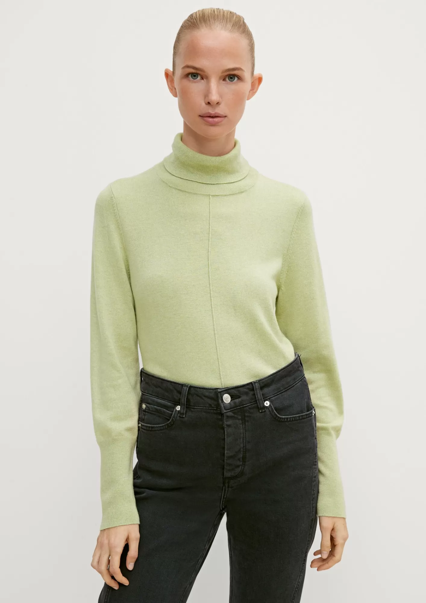 Shop Comma Rollkragenpullover In Feinstrick